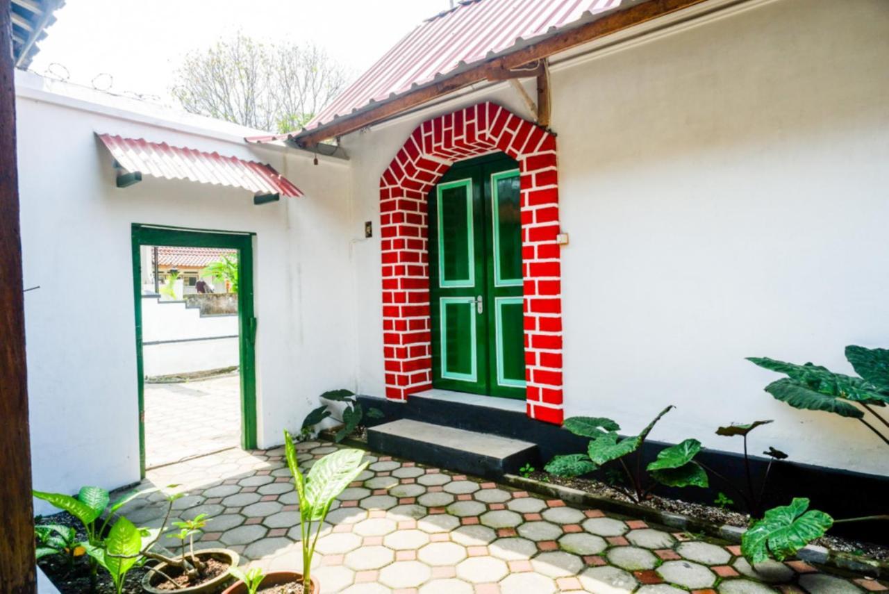 Reddoorz Syariah @ Ndalem Kembang Sore Yogyakarta Exterior foto